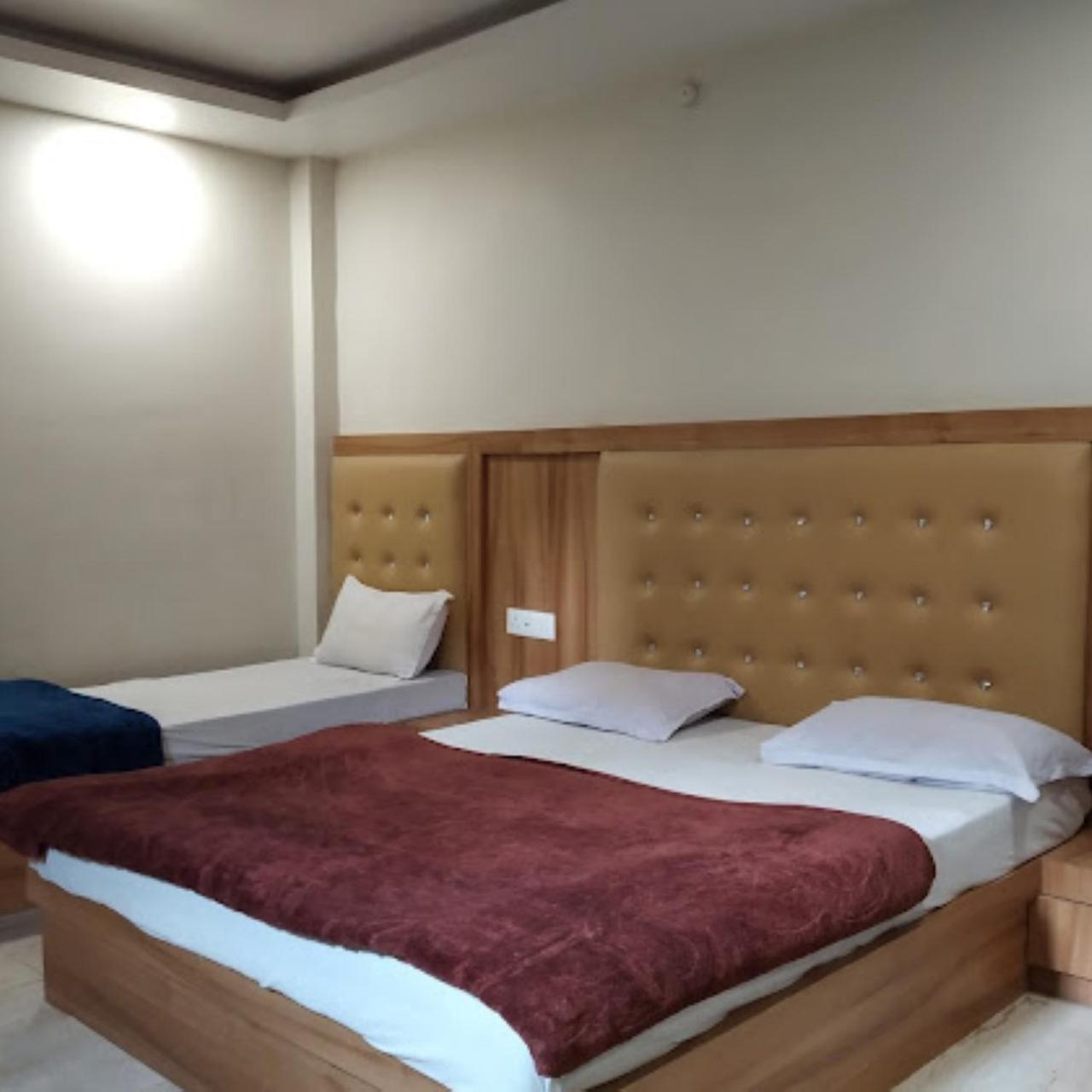New Kumar Hotel & Banquet لاكناو المظهر الخارجي الصورة