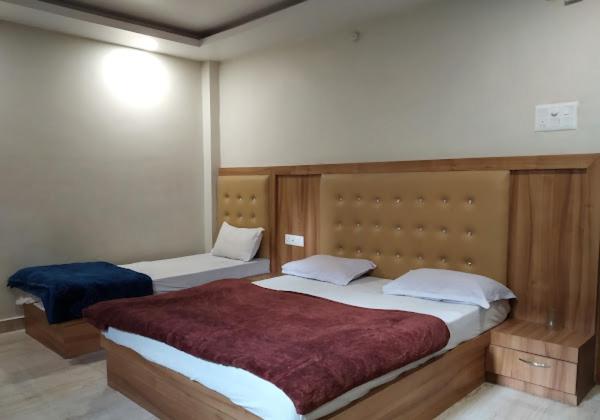 New Kumar Hotel & Banquet لاكناو المظهر الخارجي الصورة