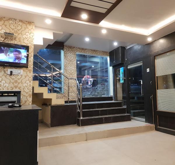 New Kumar Hotel & Banquet لاكناو المظهر الخارجي الصورة